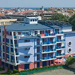Nadia Hotel 3*