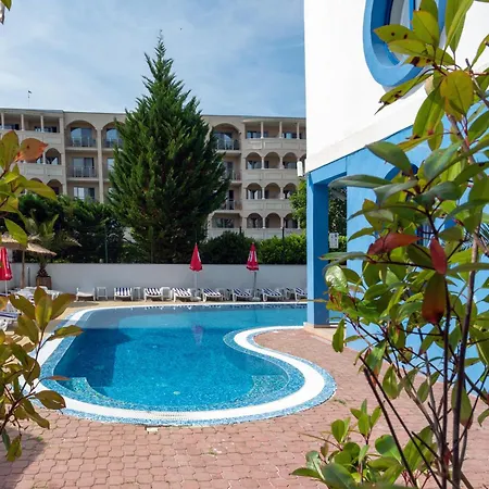 Nadia Hotel 3*